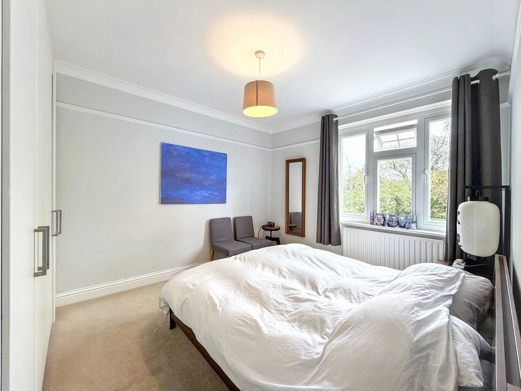 Main Bathroom- click for photo gallery